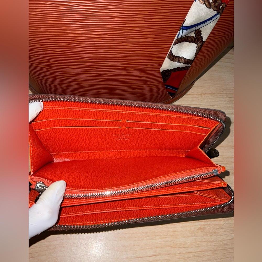✅AUTHENTIC LARGEBAG+ZIP WALLET LOUIS VUITTON - Picture 12 of 15
